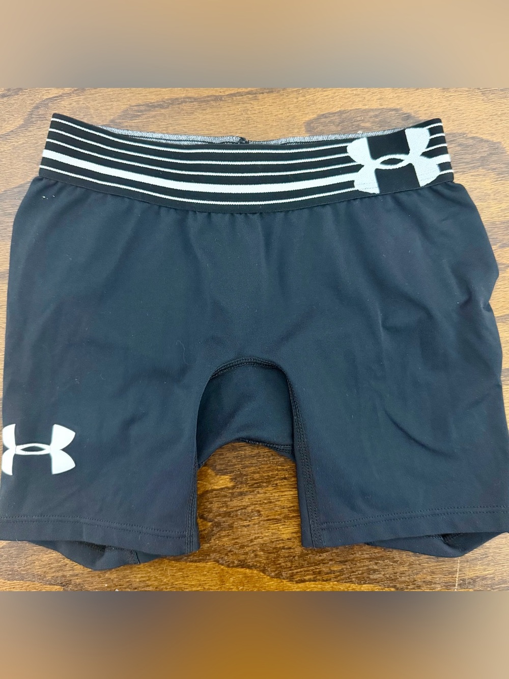 Under Armour Girls Black Compression Shorts Size Small